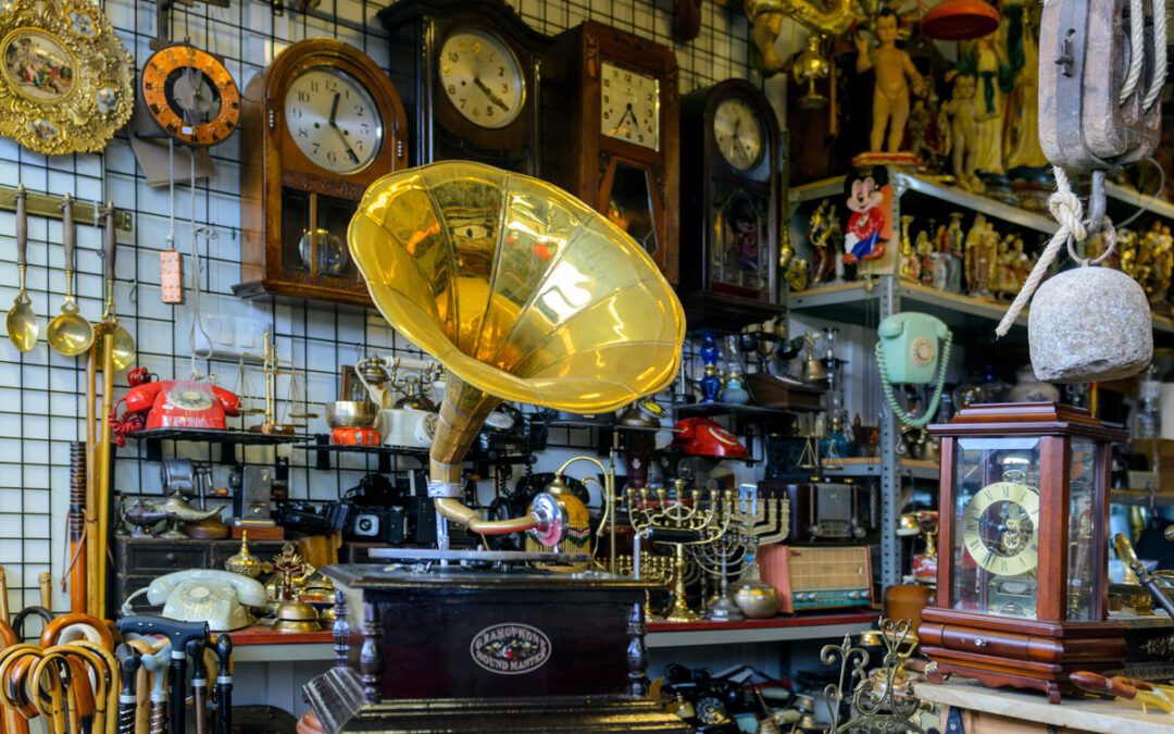 Antique & Estate Buyers: Types, Services, Value & Selling Tips